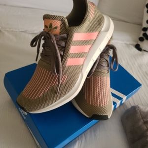Adidas Swift Run